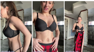 Christina Khalil Customer gift try-on