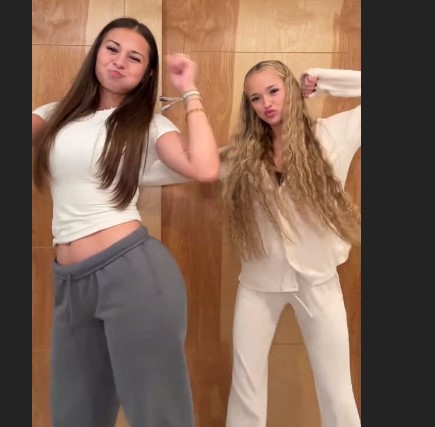 Julia Filippo Leak Video With Her Friend Sophie Rain Teasing