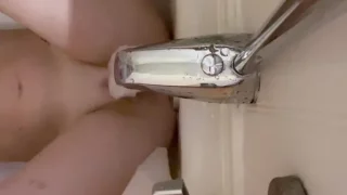 Noarmsvip @Noarmsgirl Nude Faucet Masturbation Hot Video